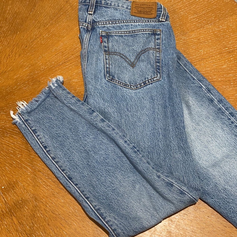 Levi’s high-waisted mom jeans